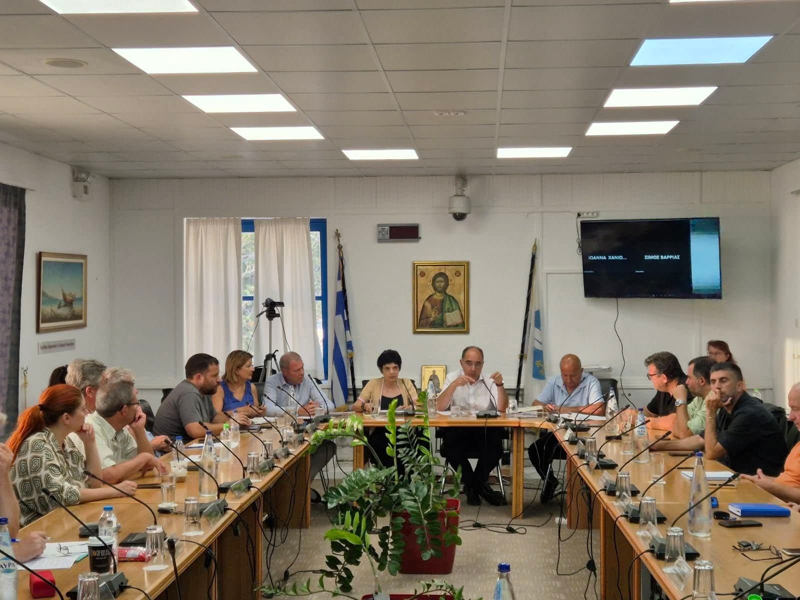 Δ. Πάρου: Ομόφωνη έγκριση για Δημιουργία Επιτροπής Δράσης για το νέο αεροδρόμιο