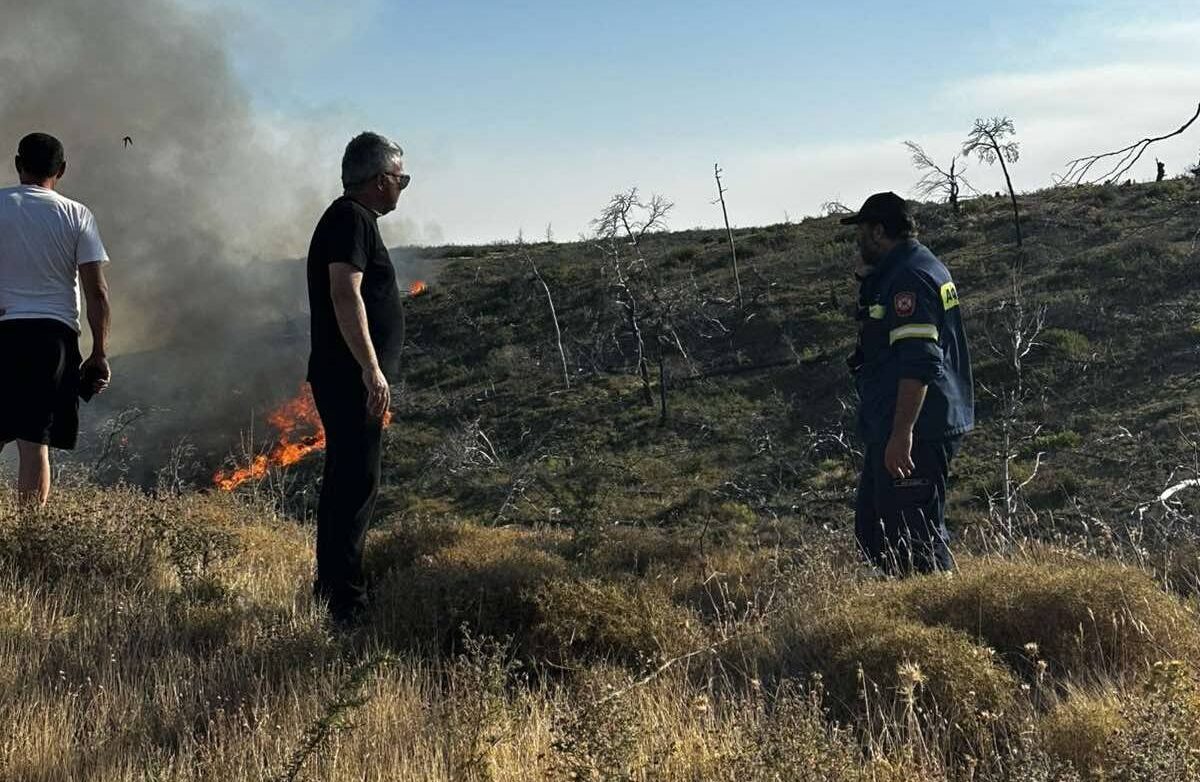 Δ. Ωρωπού: Εξαλείφονται οι τελευταίες φλόγες πυρκαγιάς στη Δροσοπηγή