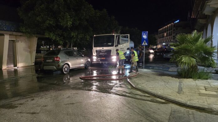 Νυχτερινή δράση καθαρισμού από τα συνεργεία του Δήμου Ζακύνθου