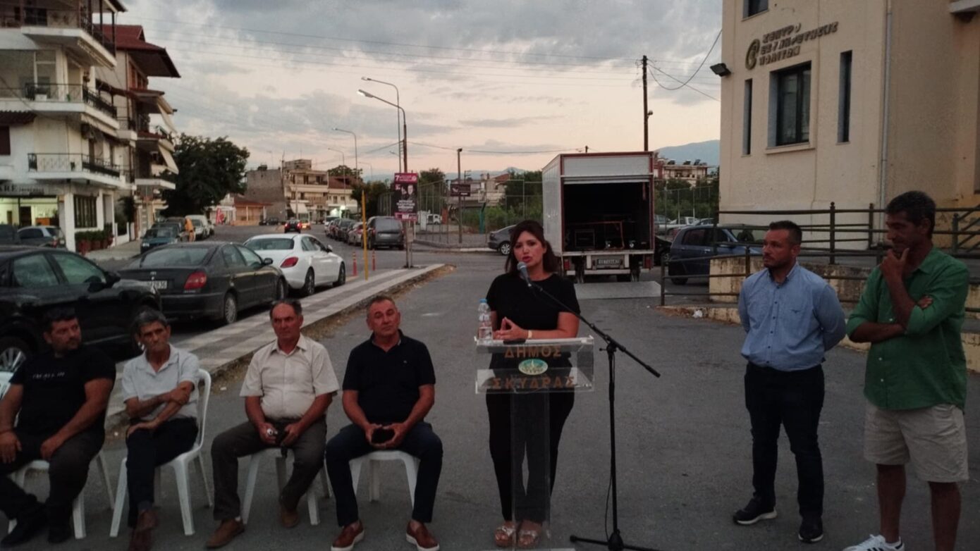 Η δήμαρχος Σκύδρας στο πλευρό των αγροτών – Απαράδεκτες οι τιμές του ροδάκινου