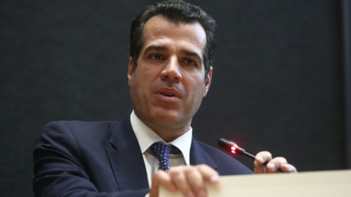 Πλεύρης για κέντρο μεταναστών στην Κρήτη: Συνεργασία με τοπικές κοινωνίες, χωρίς αιφνιδιασμούς