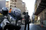Ανήλικος μέλος της «Εθνικιστικής Νεολαίας Θεσσαλονίκης» εμπλέκεται σε πυρπόληση μηχανής