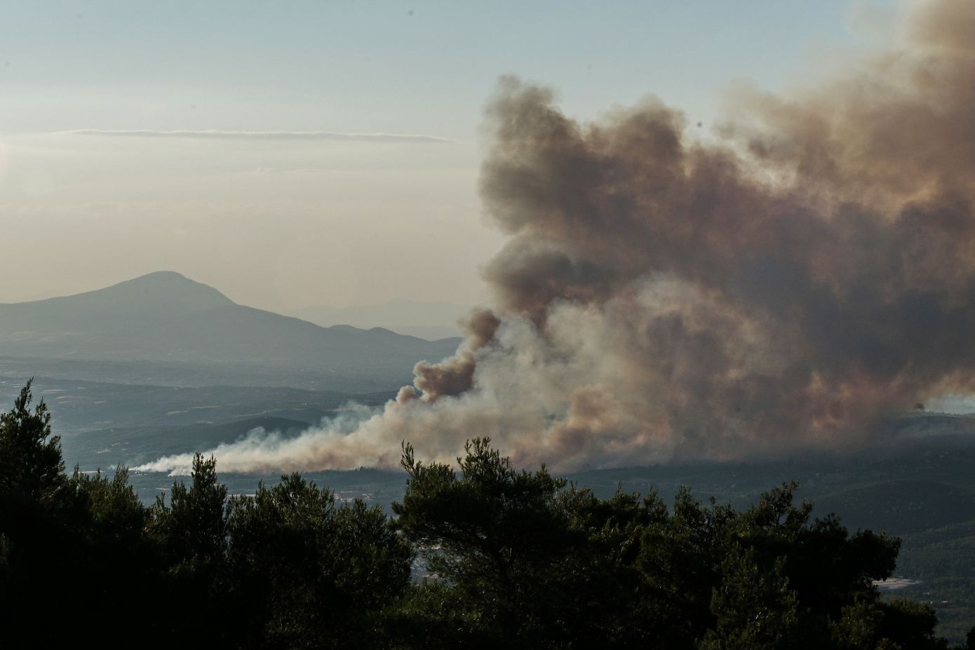 Άρωμα καπνού σε Ανατολική Αττική και Εύβοια εξαιτίας των πυρκαγιών στην Τουρκία