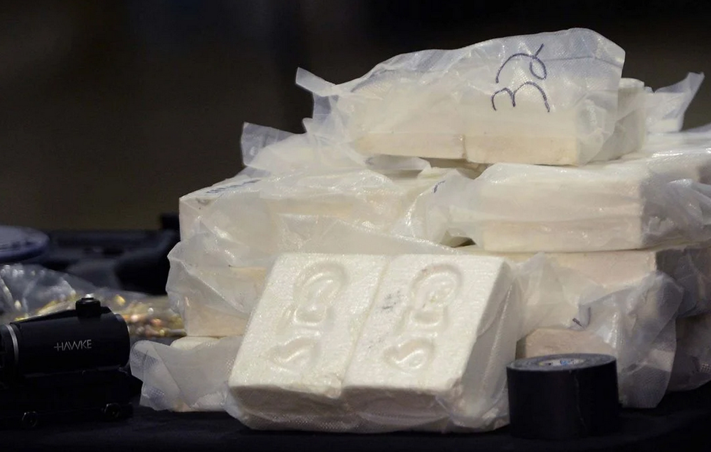 Κατάσχεση 34 κιλών κοκαΐνης στο λιμάνι Πειραιά – 7 συλλήψεις και ανταλλαγή πυροβολισμών