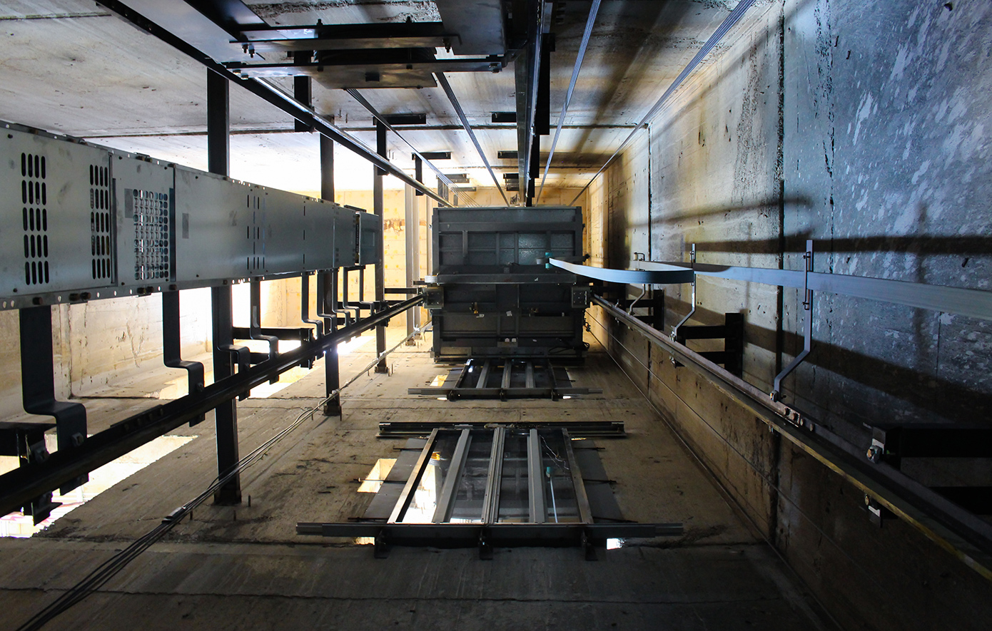 Τεχνικός ανελκυστήρων βρέθηκε αναίσθητος σε ασανσέρ πολυκατοικίας στη Νάουσα