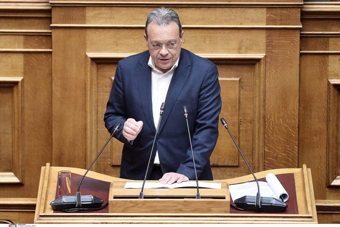 Φάμελλος: Υποστηρίξτε την πρόταση της προανακριτικής αν δεν έχετε τίποτα να αποκρύψετε