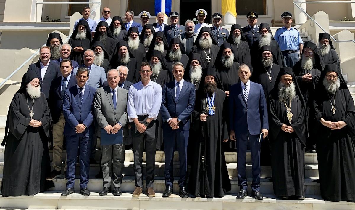 Διήμερη επίσκεψη Μητσοτάκη στο Άγιο Όρος – Ιστορική συνάντηση στο Πρωτάτο με τους ηγουμένους και την εικόνα Άξιον Εστί