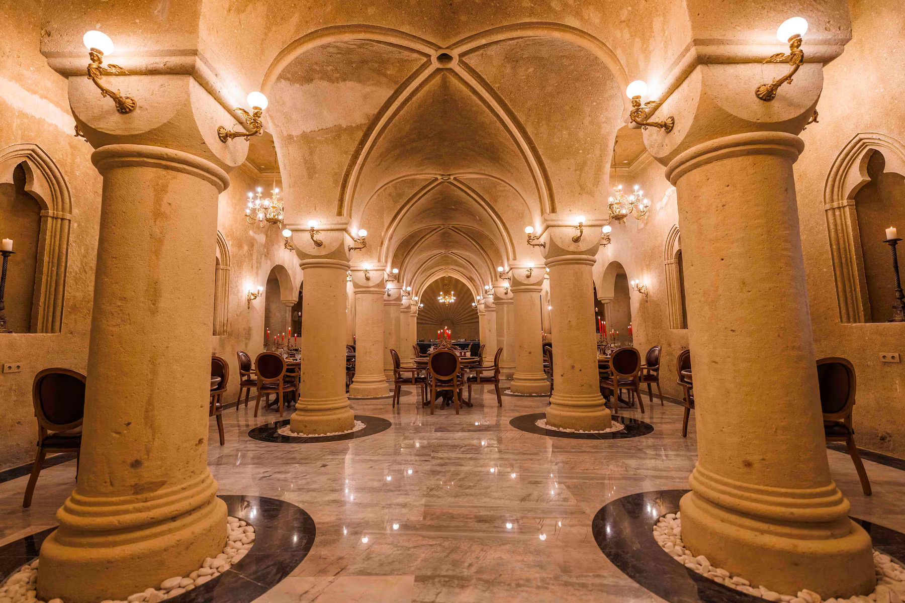 Η Wyndham άνοιξε το πρώτο της σπηλαιώδες ξενοδοχείο στην Καππαδοκία