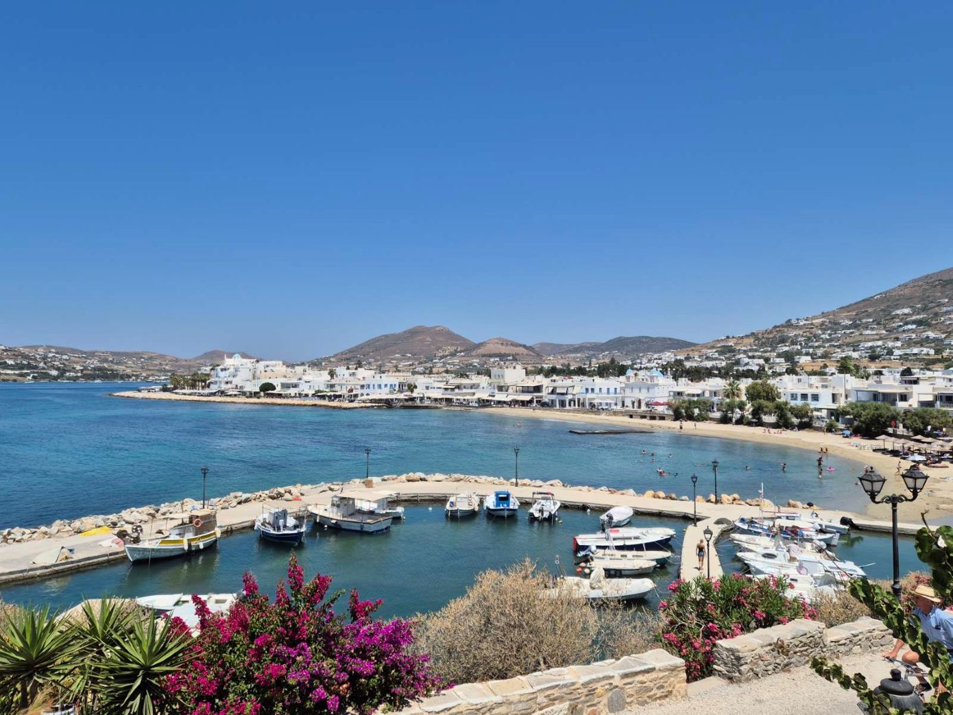 Μυστήριο με νεκρό 23χρονο που εργαζόταν στην Πάρο – Ανακαλύφθηκε σε λίμνη αίματος στο δωμάτιό του