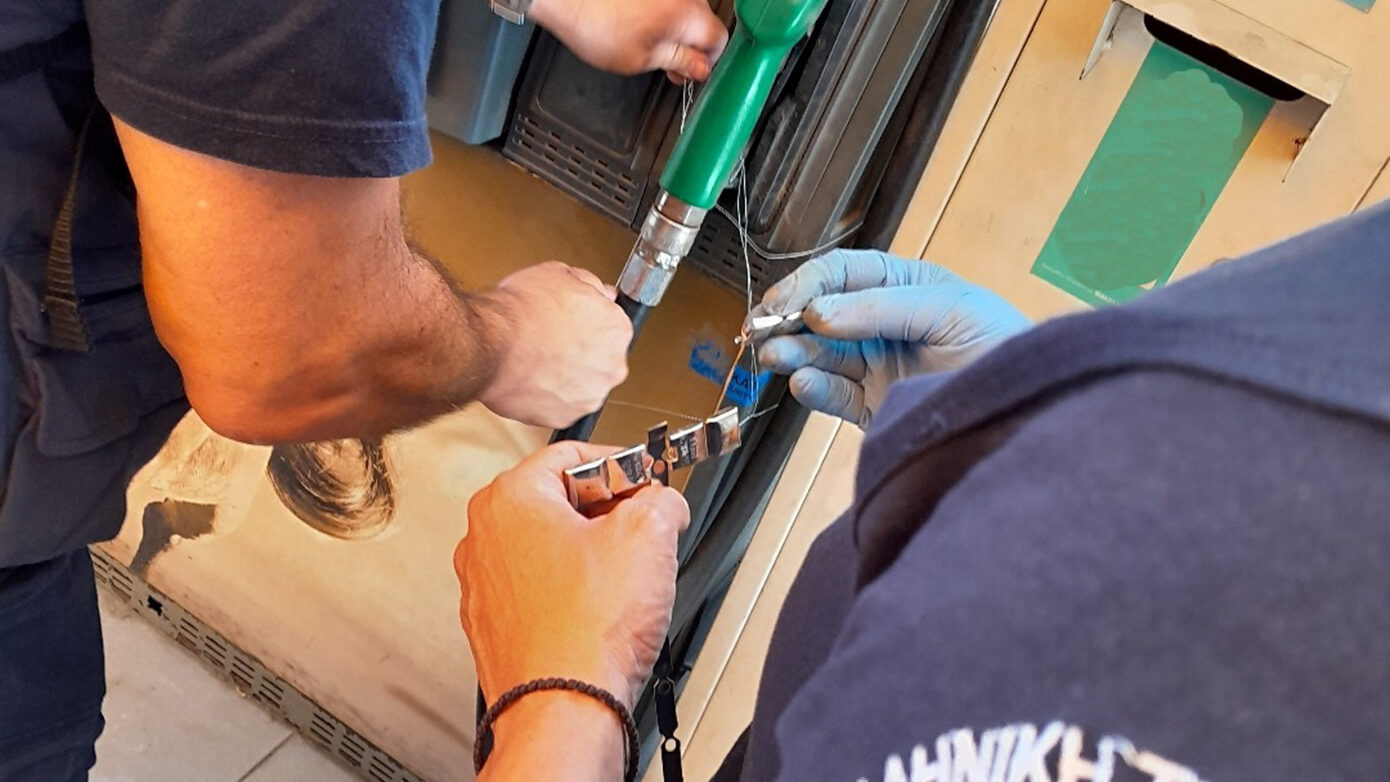 Κλείσιμο από την ΑΑΔΕ σε 3 βενζινάδικα στην Αττική για δύο έτη: Εντοπίστηκαν παραβάσεις σε αντλίες και λογισμικό εισροών – εκροών