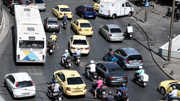 Εντατικοί έλεγχοι στη Θεσσαλονίκη για μη χρήση κράνους – Καταγράφηκαν 638 παραβάσεις