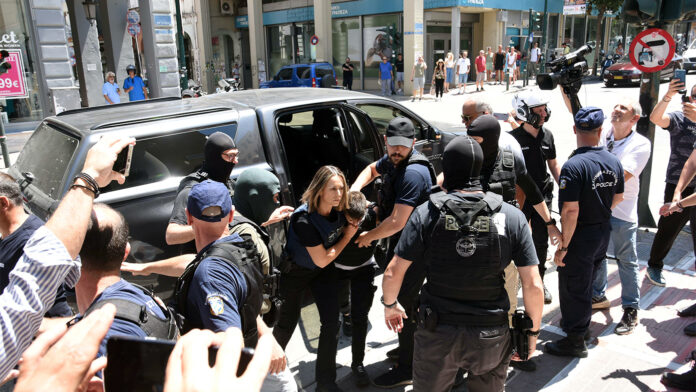 Τρεις ιατροδικαστές αγνόησαν τους φόνους που παραδέχτηκε η Ειρήνη Μουρτζούκου – Τι ανέφεραν στις αναφορές τους για τα νεκρά βρέφη