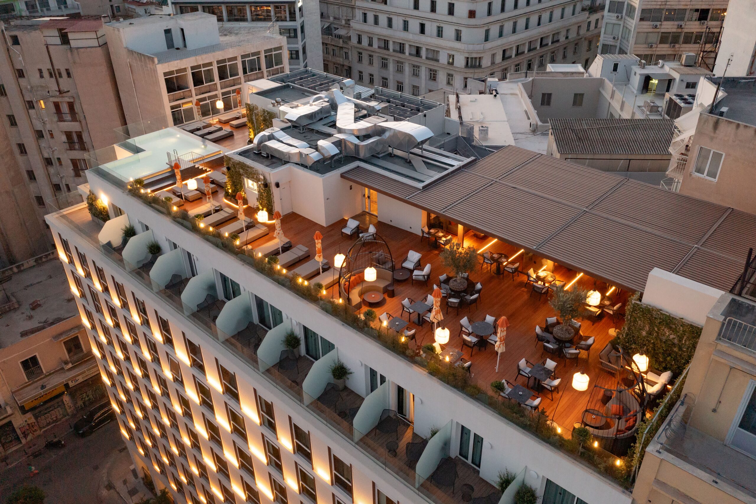 Λαμπερό ντεμπούτο για το Adia Aluma Athens – Το καινούργιο πεντάστερο ξενοδοχείο της Curio Collection by Hilton