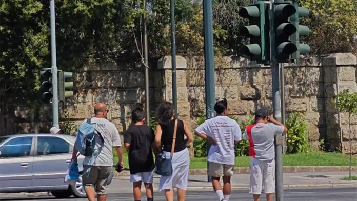 «Σύγχυση» σε Αμαλίας και Αρδηττού – Απενεργοποιημένα τα φανάρια