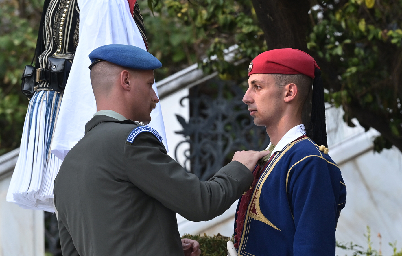 Εκδήλωση στο Προεδρικό Μέγαρο για την 51η επέτειο της Δημοκρατίας – Αποχώρησε ο Χαρίτσης, έλειπε η Κωνσταντοπούλου