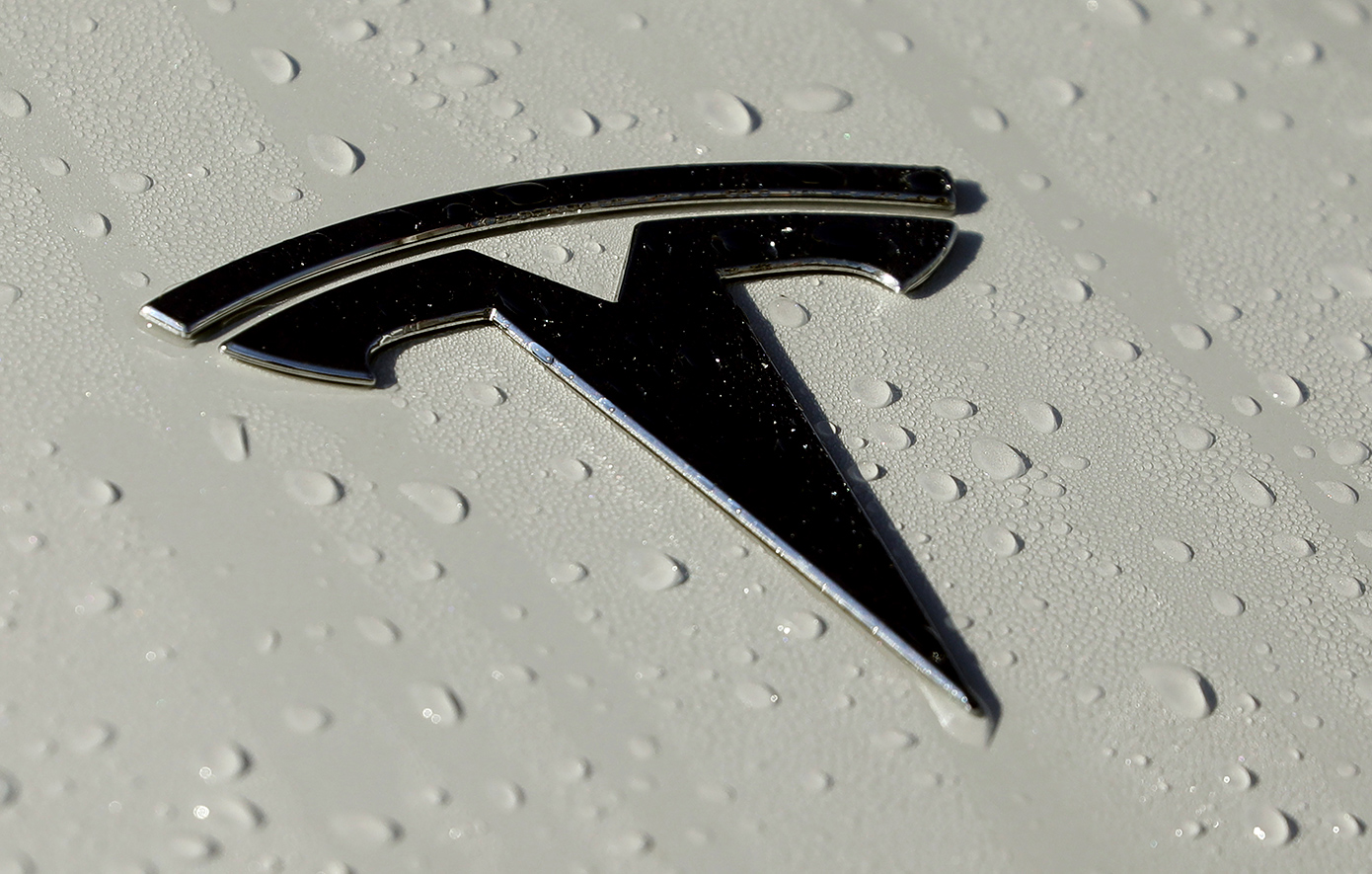 Για την Tesla το 2025 ξεκινά καταστροφικά – «Έλον Μασκ γύρνα πίσω»