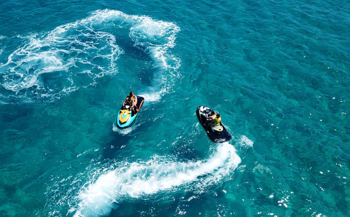 Σαντορίνη: Δύο αμερικανίδες τουρίστριες τραυματίστηκαν σε σύγκρουση τζετ σκι