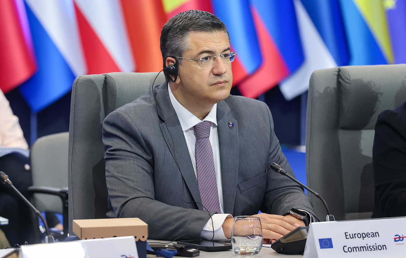 Απόστολος Τζιτζικώστας: «Ο τουρισμός στην Ευρώπη κατέρριψε νέα ρεκόρ» – Πρωτοποριακή στρατηγική της Ε.Ε για βιώσιμο τουρισμό