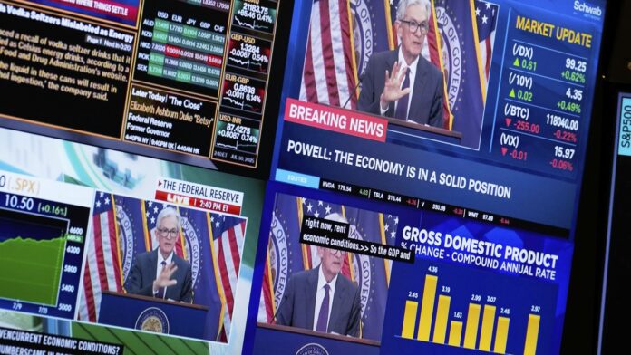 Ανακατεμένες κινήσεις στη Wall Street μετά την απόφαση της Fed να κρατήσει σταθερά τα επιτόκια