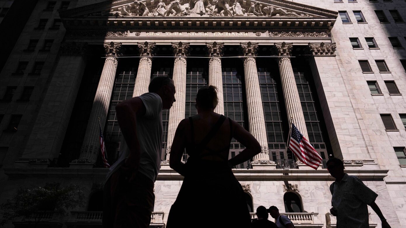 Η Wall Street κλείνει το β’ τρίμηνο με εκρηκτική άνοδο – Ιστορικά ρεκόρ για S&P 500 και Nasdaq