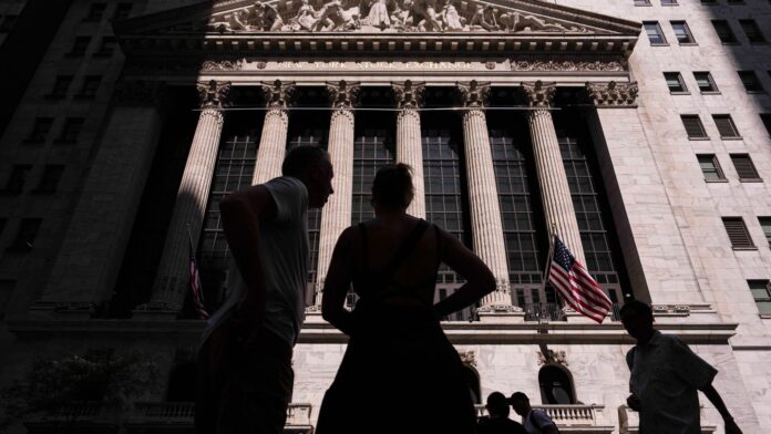 Η Wall Street κλείνει το β’ τρίμηνο με εκρηκτική άνοδο – Ιστορικά ρεκόρ για S&P 500 και Nasdaq