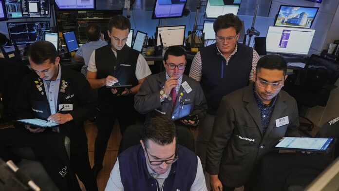 Αναταράξεις στη Wall Street με επίκεντρο την πτώση της μετοχής της General Motors από τους δασμούς