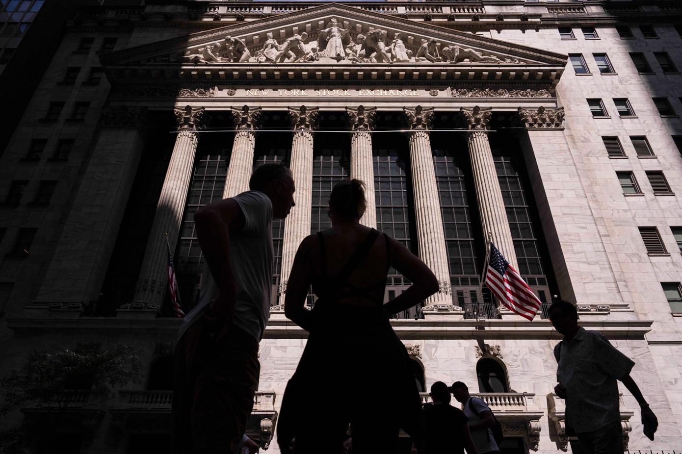 Η Wall Street κλείνει το β’ τρίμηνο με εκρηκτική άνοδο – Ιστορικά ρεκόρ για S&P 500 και Nasdaq