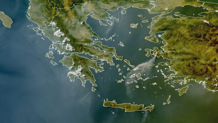 Κάλυψαν την Ελλάδα οι καπνοί από τις καταστροφικές πυρκαγιές σε Χαλκιδική, Ιεράπετρα και Κύθηρα – Εντυπωσιακή δορυφορική φωτογραφία