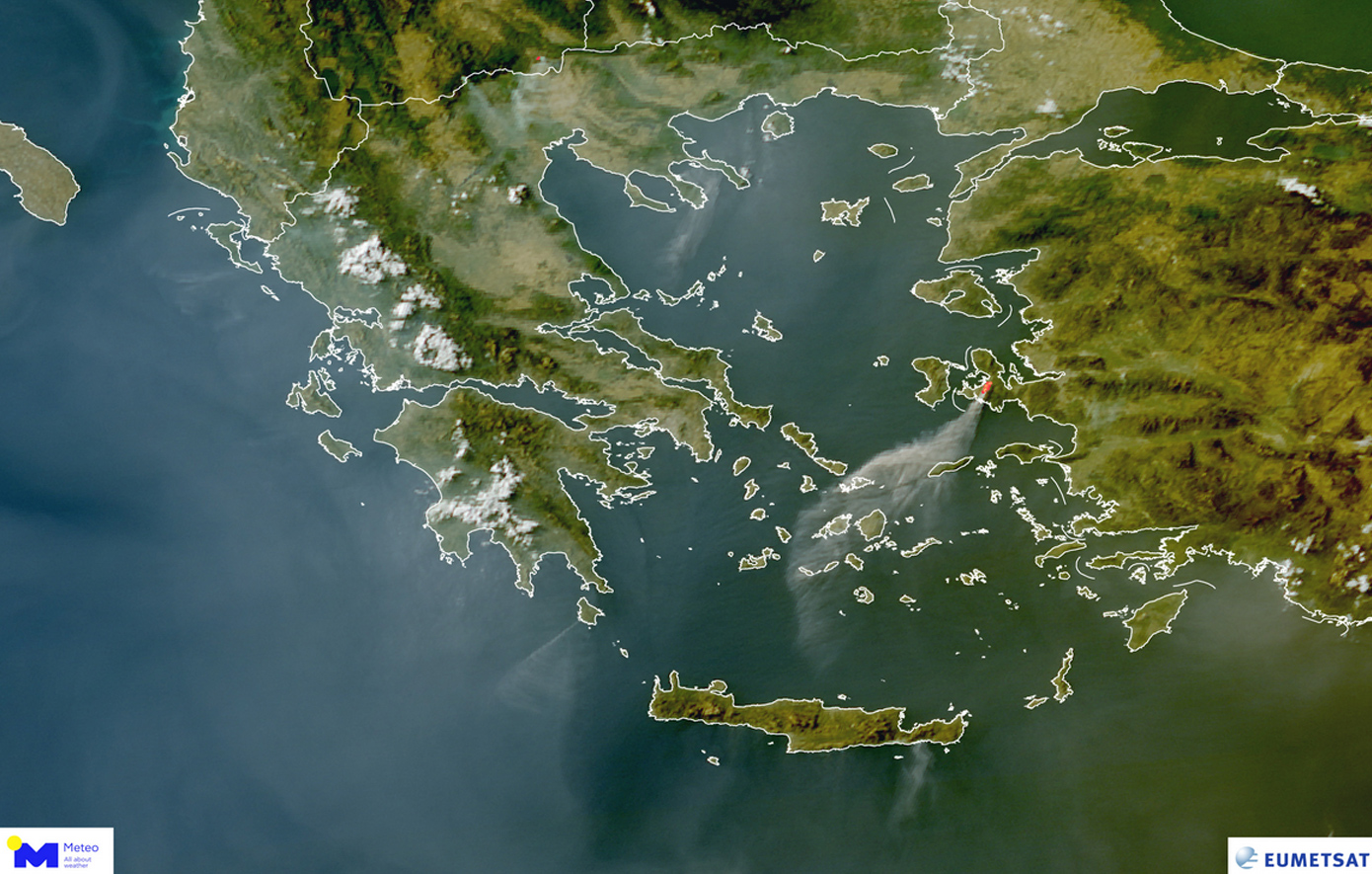 Κάλυψαν την Ελλάδα οι καπνοί από τις καταστροφικές πυρκαγιές σε Χαλκιδική, Ιεράπετρα και Κύθηρα – Εντυπωσιακή δορυφορική φωτογραφία
