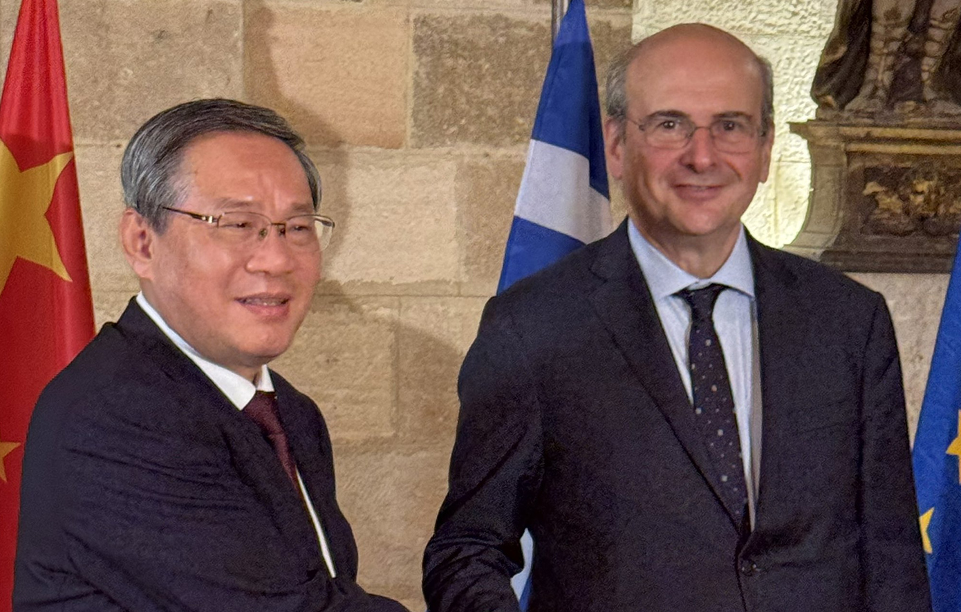 Κρίσιμη συνάντηση του Κωστή Χατζηδάκη με τον πρωθυπουργό της Κίνας Li Qiang στη Ρόδο