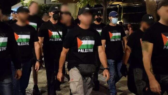 Δήλωση της Αστυνομίας για σύλληψη μέλους του Ρουβίκωνα μετά από ενέργεια υπέρ της Παλαιστίνης στην καρδιά της Αθήνας