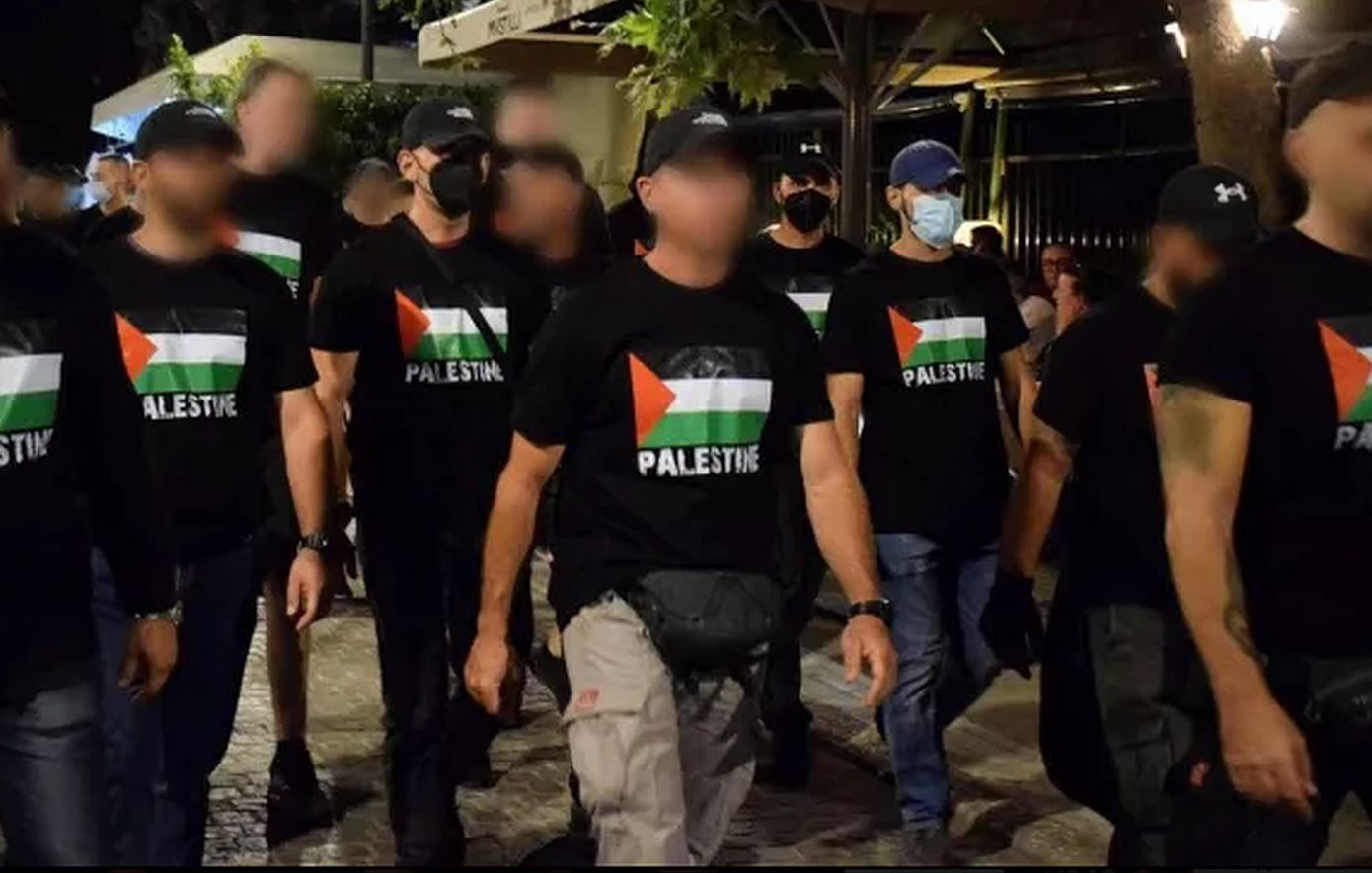 Δήλωση της Αστυνομίας για σύλληψη μέλους του Ρουβίκωνα μετά από ενέργεια υπέρ της Παλαιστίνης στην καρδιά της Αθήνας