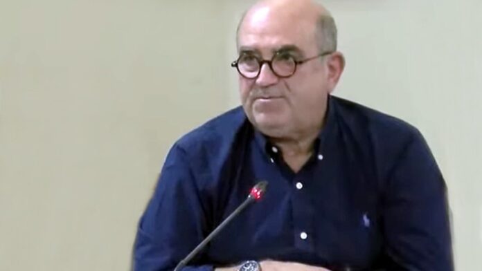 Περιφέρεια Αττικής: Παραιτήθηκε υπό πίεση ο ΓΓ του Δήμου Χίου – Αντιδήμαρχοι απειλούσαν με παραίτηση