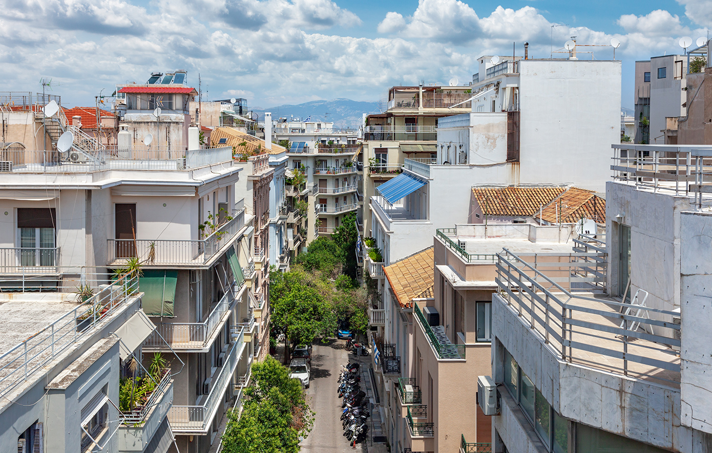 2,2 εκατ. κατοικίες από τις συνολικά 6,5 εκατ. στην Ελλάδα παραμένουν άδειες επιδεινώνοντας τη στεγαστική κρίση