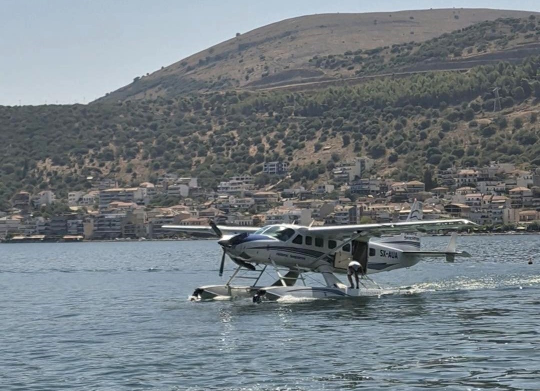 Η Αμφιλοχία φιλοξενεί την παρθενική πτήση υδροπλάνου
