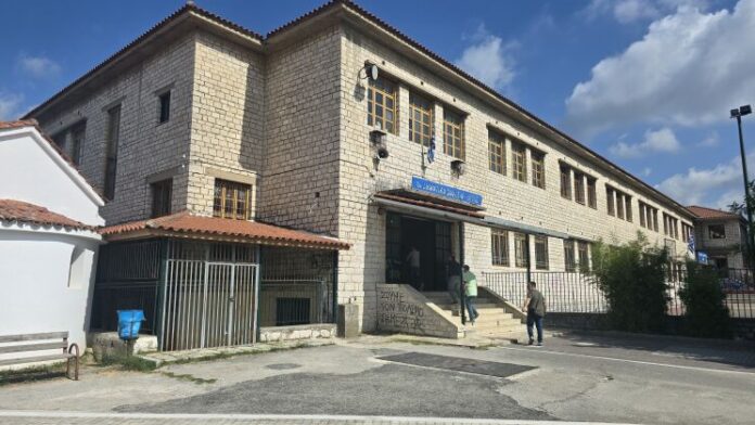 Άρχισαν οι ανακαινίσεις στο 1ο Δημοτικό Σχολείο Άρτας
