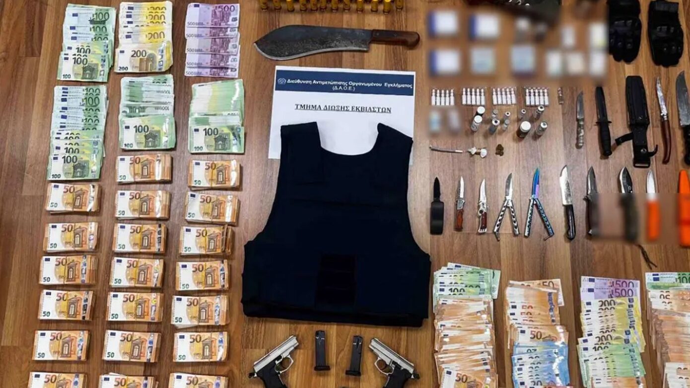 Συνελήφθησαν 12 μέλη συμμοριών για αιματηρή συμπλοκή έξω από νυχτερινό κέντρο