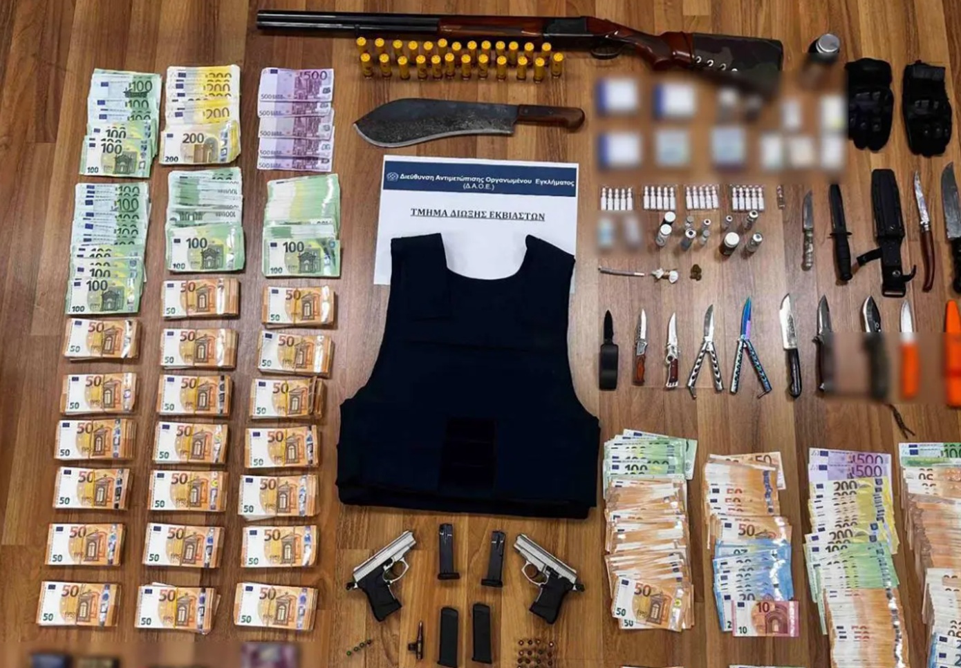 Συνελήφθησαν 12 μέλη συμμοριών για αιματηρή συμπλοκή έξω από νυχτερινό κέντρο