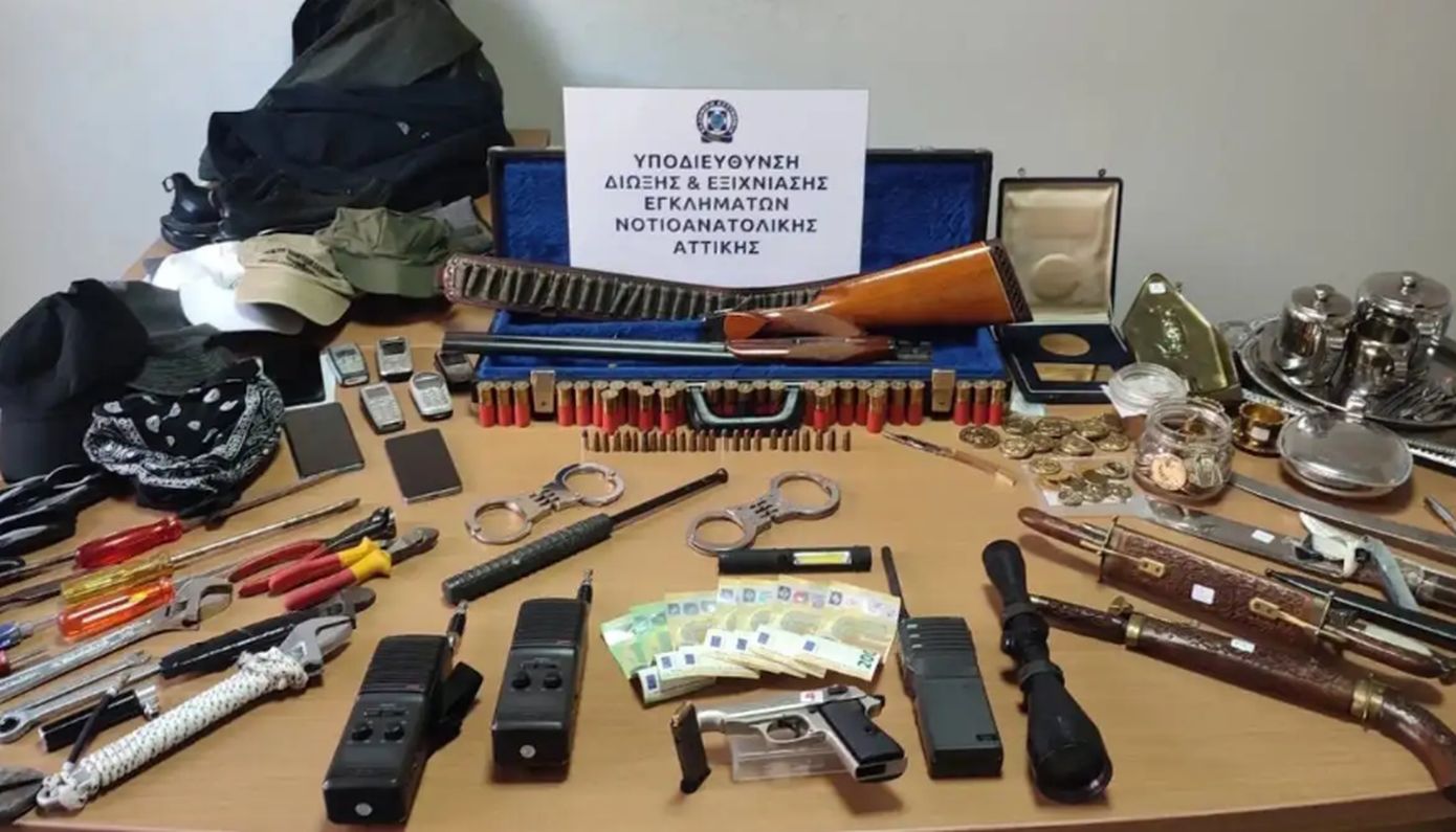 Δραματική σύλληψη δύο Γεωργιανών μετά από καταδίωξη – Είχαν διαρρήξει βίλα στη Γλυφάδα με λεία πάνω από 250.000 ευρώ