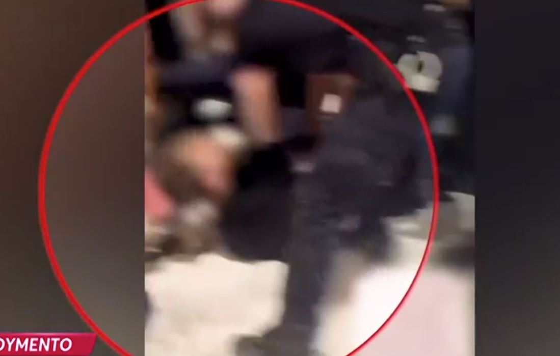 Αστυνομικός συλλαμβάνεται για επίθεση σε διαδηλωτή στο Σύνταγμα