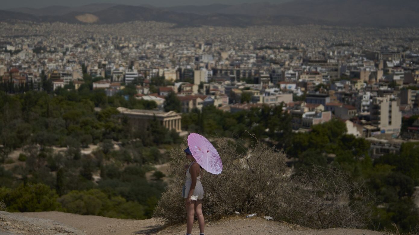 175 θάνατοι στην Αθήνα από την αφόρητη ζέστη σε 10 ημέρες – «Αόρατοι» δολοφόνοι ο καύσωνας και η κλιματική αλλαγή