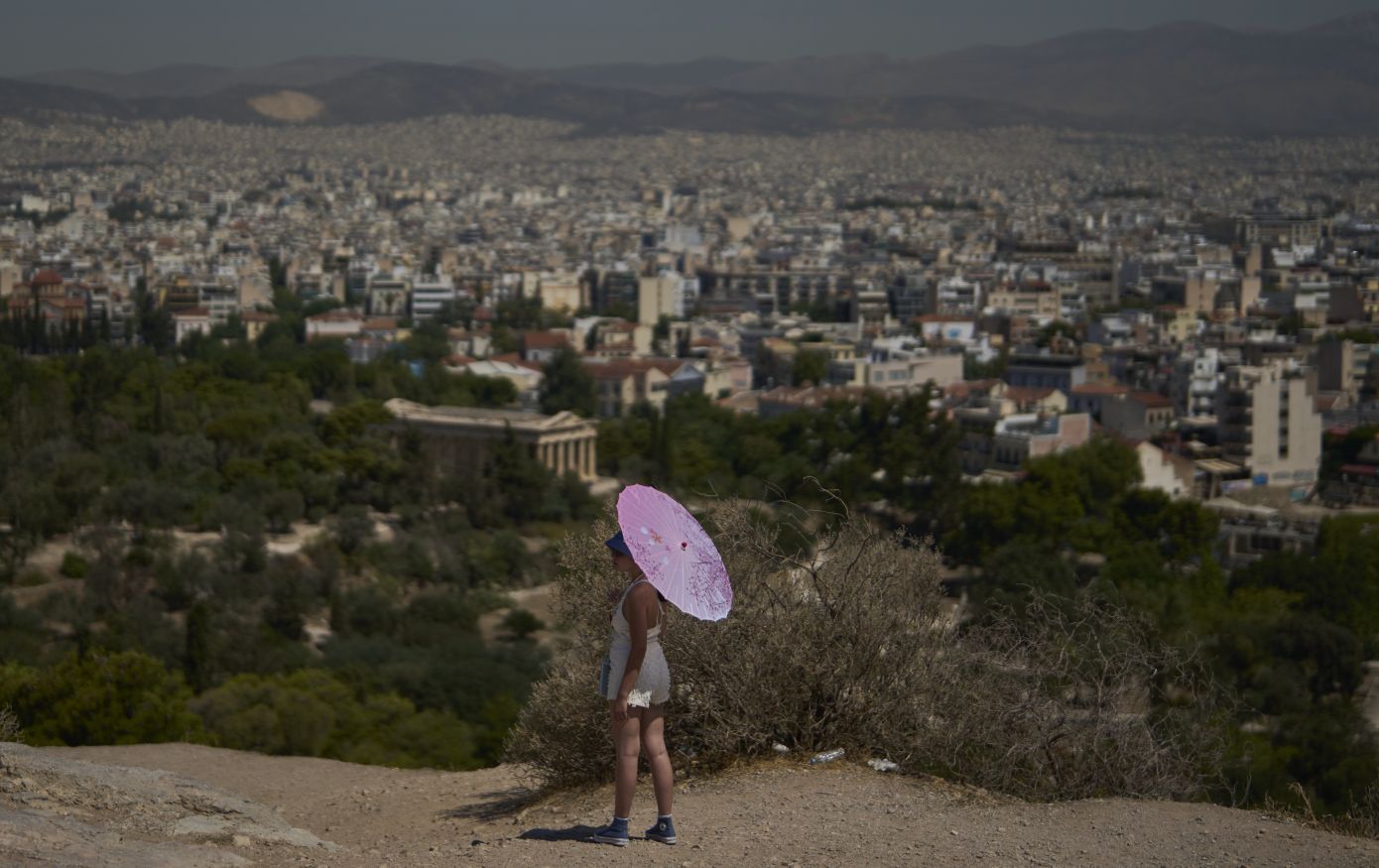 175 θάνατοι στην Αθήνα από την αφόρητη ζέστη σε 10 ημέρες – «Αόρατοι» δολοφόνοι ο καύσωνας και η κλιματική αλλαγή