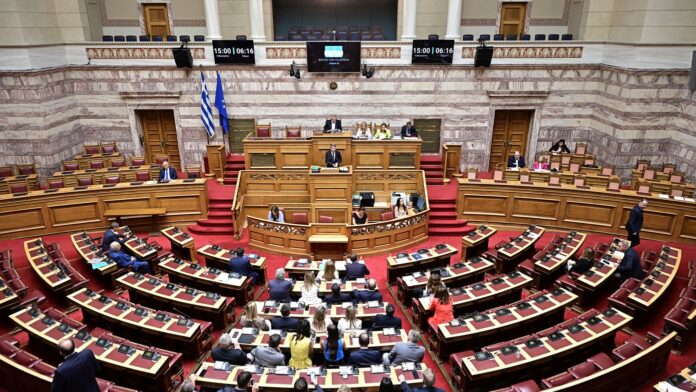 Το ΠΑΣΟΚ αιτήθηκε από τη Βουλή καθυστέρηση της ψηφοφορίας για τον ΟΠΕΚΕΠΕ – Δείτε ζωντανά τη συζήτηση