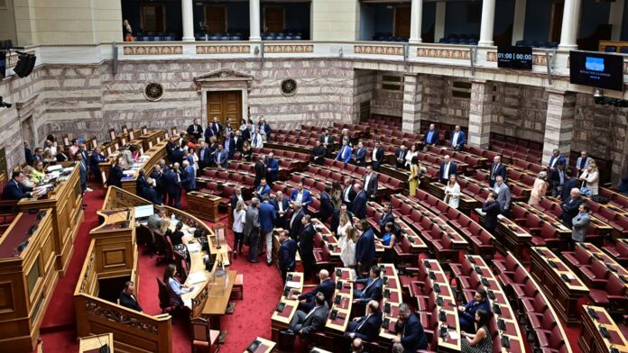 Νυχτερινή αντιπαράθεση στη Βουλή για τον ΟΠΕΚΕΠΕ – Η έντονη συνεδρίαση, η καθοριστική ψηφοφορία και η αποχώρηση της αντιπολίτευσης