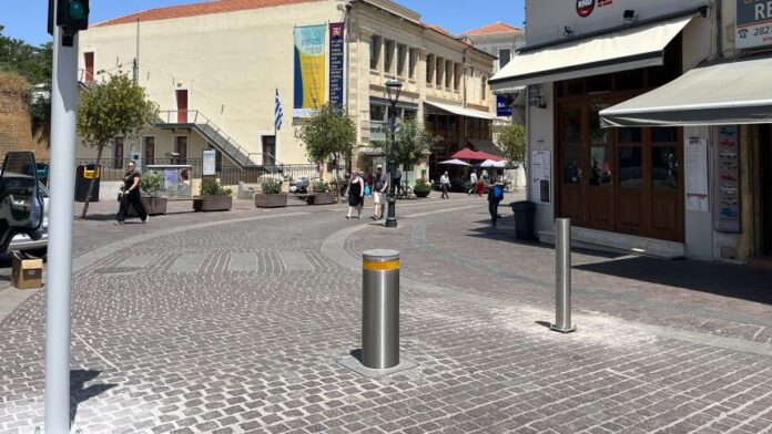 Ξεκίνησαν οι νέες βυθιζόμενες μπάρες στον Δήμο Χανίων