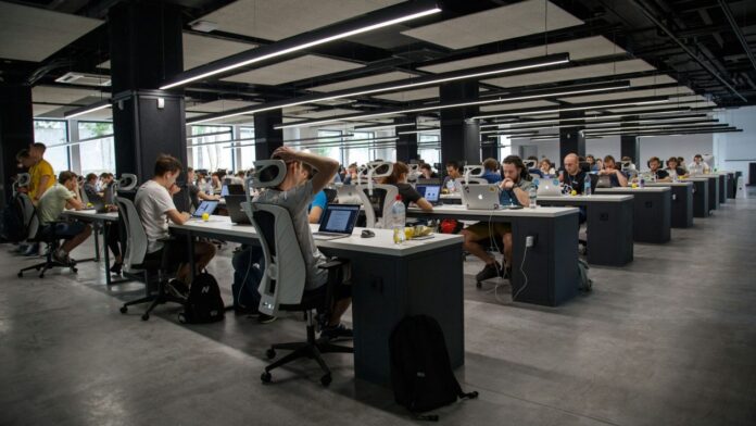 Έρευνα: Ένας στους δύο Έλληνες επιδιώκει αλλαγή καριέρας