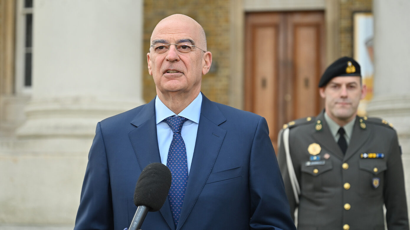 Ο Νίκος Δένδιας επισκέπτεται την Πέμπτη την αεροπορική βάση Ελευσίνας