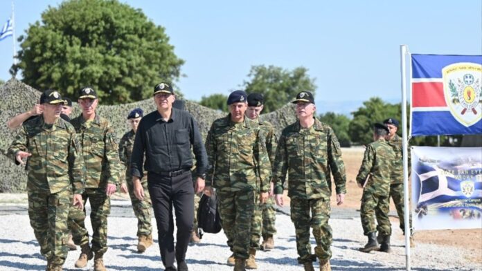 Δένδιας: Στόχος μας οι κορυφαίοι να σπουδάζουν στις στρατιωτικές σχολές της χώρας μας
