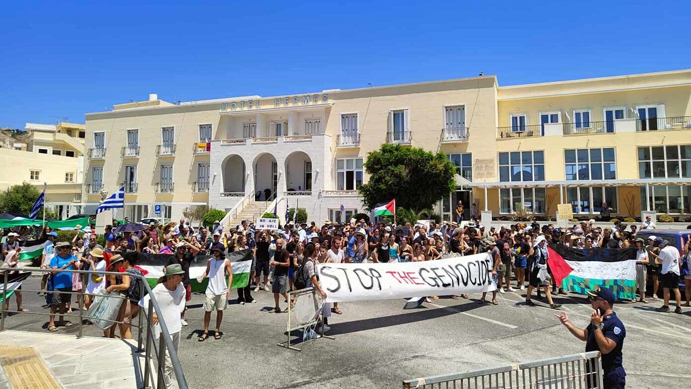 Σύρος: Υποστηρικτές της Παλαιστίνης «ακινητοποιούν» τουρίστες από το Ισραήλ σε κρουαζιερόπλοιο