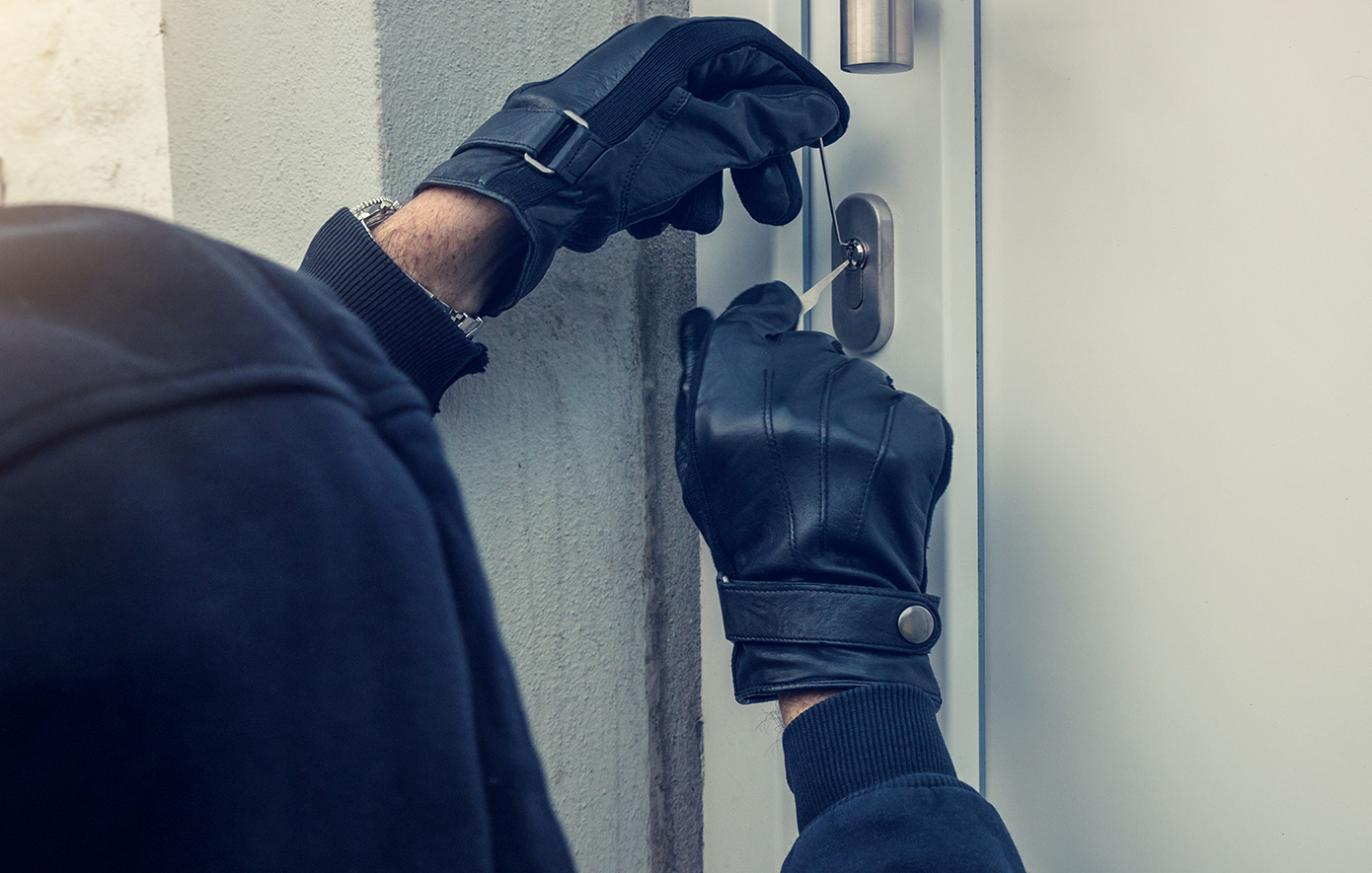 Τέσσερις εύκολες συμβουλές από την ΕΛ.ΑΣ. για να αποτρέψετε τους διαρρήκτες στις διακοπές σας